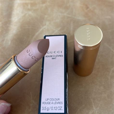 Gucci penny beige makeup